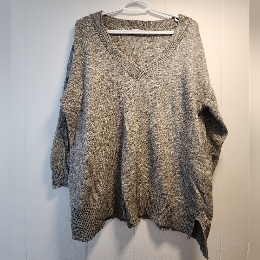 Ricki's Gray V Neck Knit Sweater Size XL